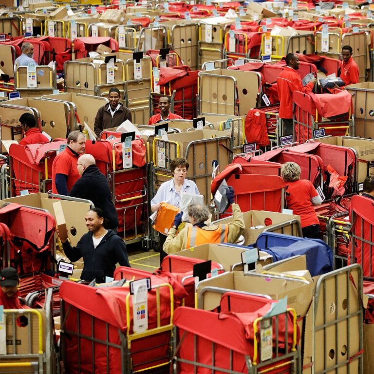 Royal Mail restarts limited overseas post after cyber-attack